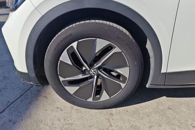 Used Volkswagen ID.4 CROZZ 2023 ACTIVE Lifestyle Edition Left Front Wheel Hub