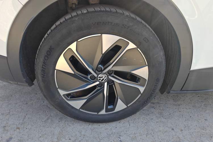 Used Volkswagen ID.4 CROZZ 2023 ACTIVE Lifestyle Edition Right Rear Wheel Hub
