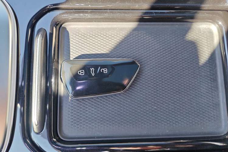Used Volkswagen ID.4 CROZZ 2023 ACTIVE Lifestyle Edition Vehicle Key