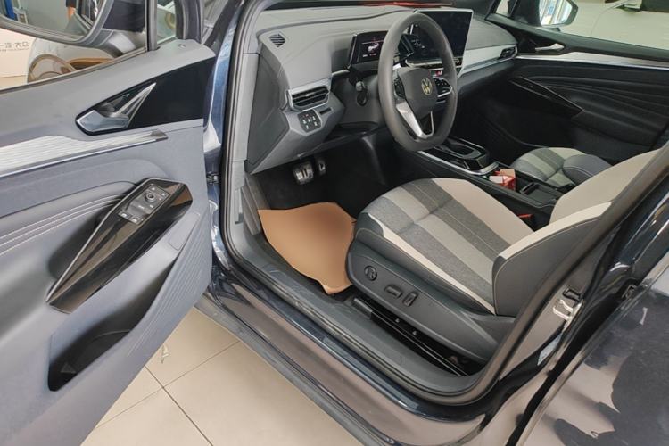 Used Volkswagen ID.4 CROZZ 2024 Pure Edition Limited Edition Driver Seat