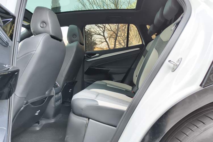 Used Volkswagen ID.4 CROZZ 2024 Pure Edition Limited Edition Interior 2