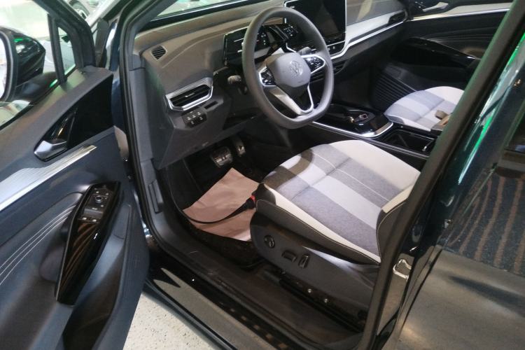 Used Volkswagen ID.4 CROZZ 2024 Pure Edition Limited Edition Interior 3