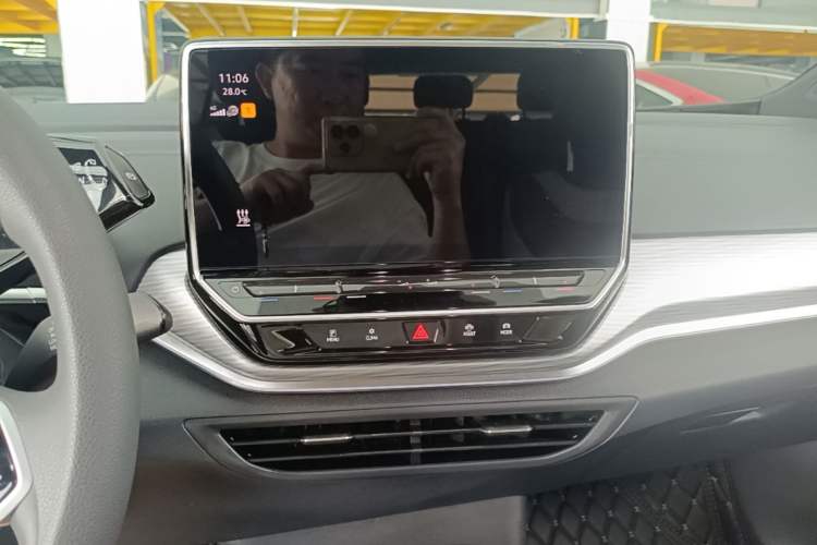 Used Volkswagen ID.4 CROZZ 2024 Pure Edition Limited Edition Audio And AC Panel