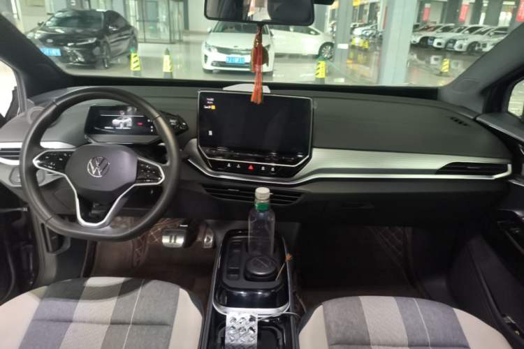 Used Volkswagen ID.4 CROZZ 2024 Revised Version PURE+ Center Console