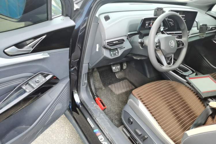 Used Volkswagen ID.4 CROZZ 2024 Pure Edition Limited Edition Driver Seat