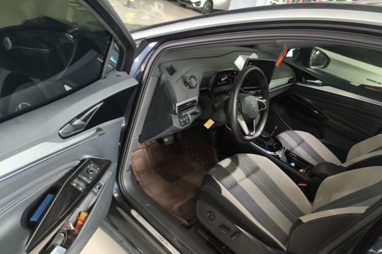 Used Volkswagen ID.4 CROZZ 2024 Revised Version PURE+ Driver Seat