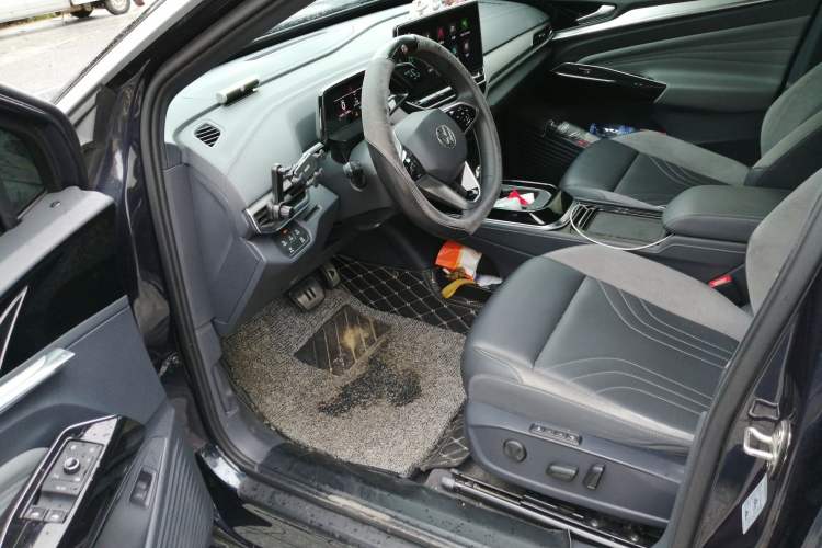 Used Volkswagen ID.4 CROZZ 2024 PRO Model Driver Seat