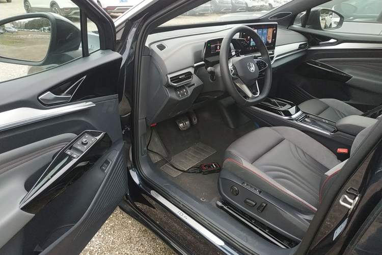Used Volkswagen ID.4 CROZZ 2024 Facelifted PRIME Driver Seat