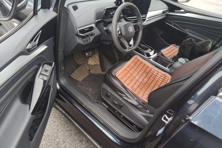 Used Volkswagen ID.4 CROZZ 2024 Pure Edition Limited Edition Driver Seat
