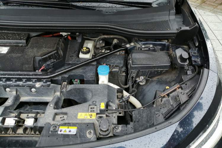 Used Volkswagen ID.4 CROZZ 2024 PRO Model Engine Bay Left