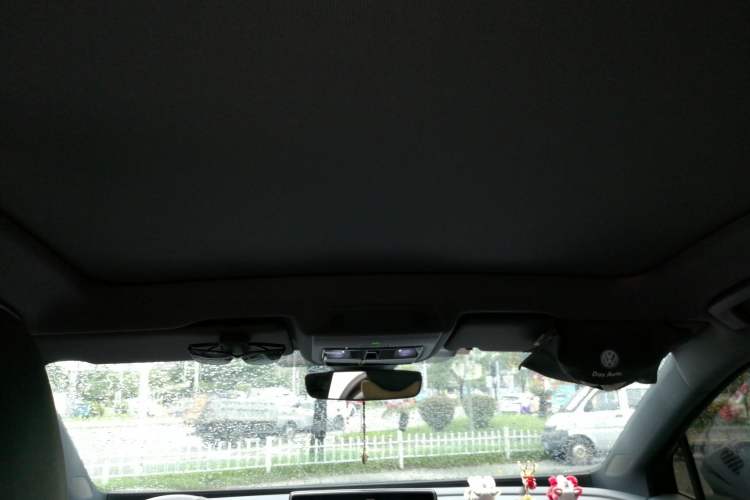 Used Volkswagen ID.4 CROZZ 2024 PRO Model Headliner