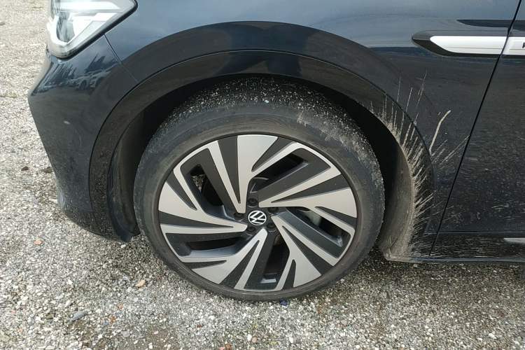 Used Volkswagen ID.4 CROZZ 2024 Facelifted PRIME Left Front Wheel Hub