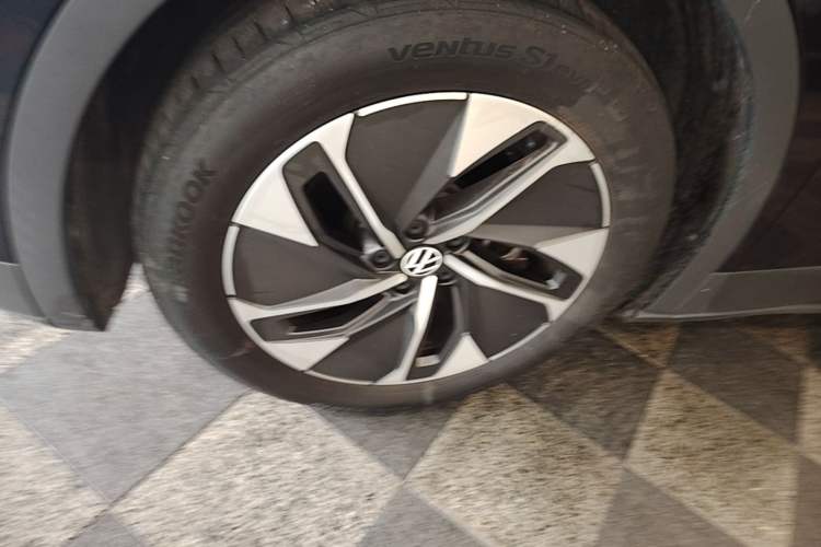 Used Volkswagen ID.4 CROZZ 2024 Pure Edition Limited Edition Left Front Wheel Hub