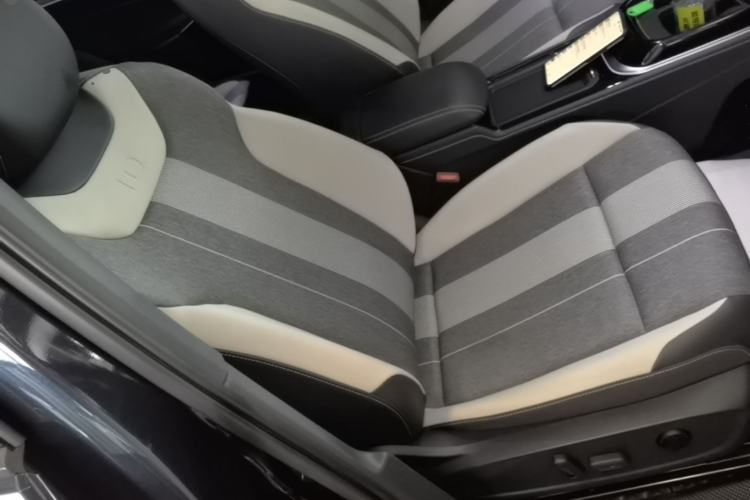 Used Volkswagen ID.4 CROZZ 2024 Pure Edition Limited Edition Right Front Seat