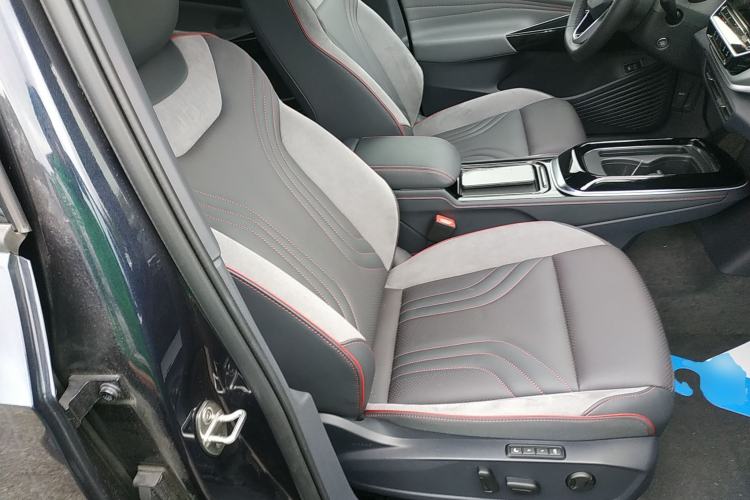 Used Volkswagen ID.4 CROZZ 2024 Facelifted PRIME Right Front Seat