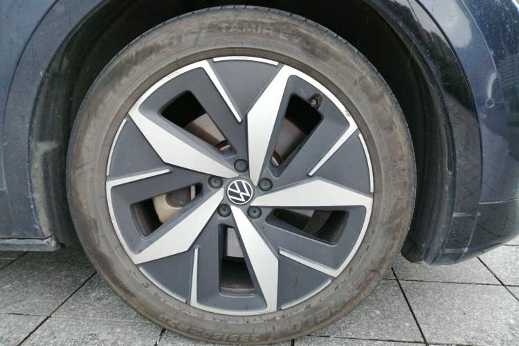 Used Volkswagen ID.4 CROZZ 2024 PRO Model Right Front Wheel Hub