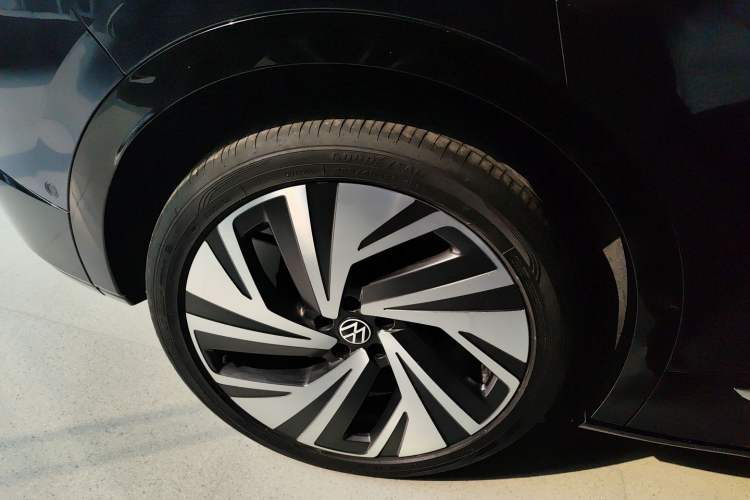 Used Volkswagen ID.4 CROZZ 2024 PRIME Right Rear Wheel Hub