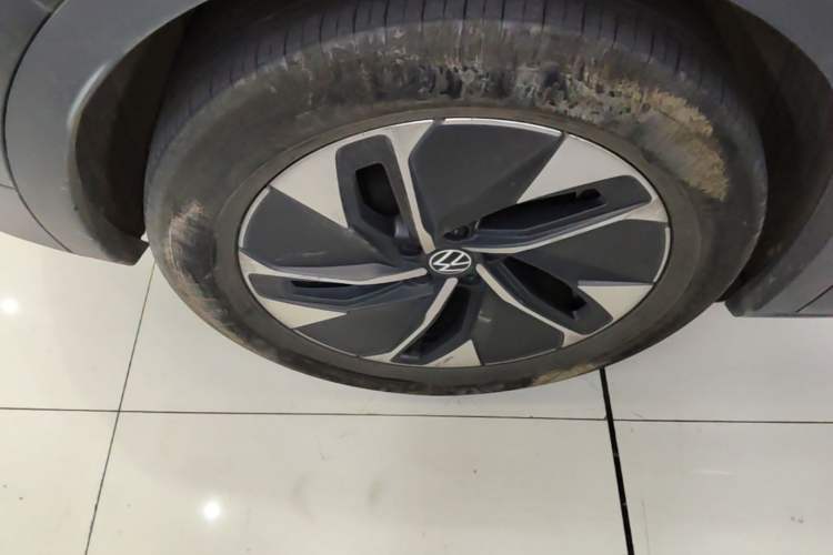 Used Volkswagen ID.4 CROZZ 2024 PURE+ model Right Rear Wheel Hub