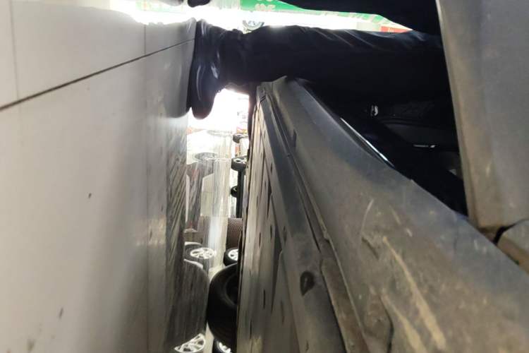 Used Volkswagen ID.4 CROZZ 2024 PURE+ model Right Side Sill