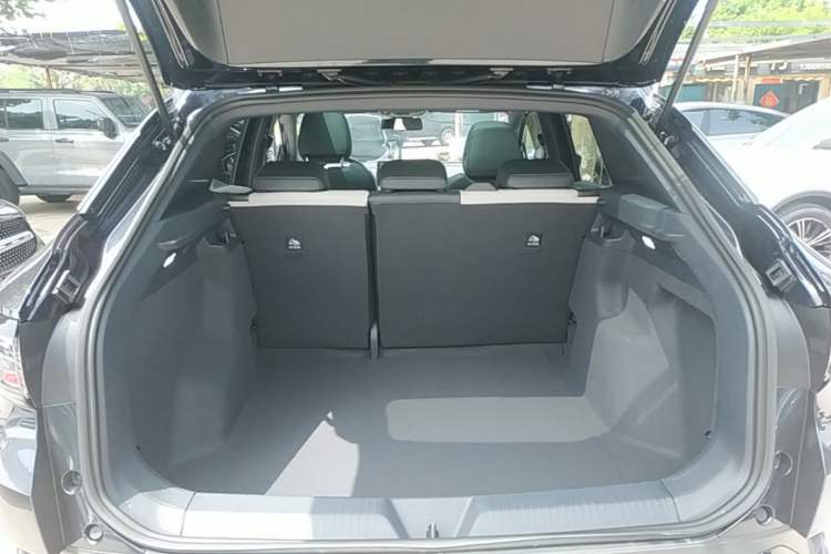 Used Volkswagen ID.4 CROZZ 2024 Pure Edition Limited Edition Trunk