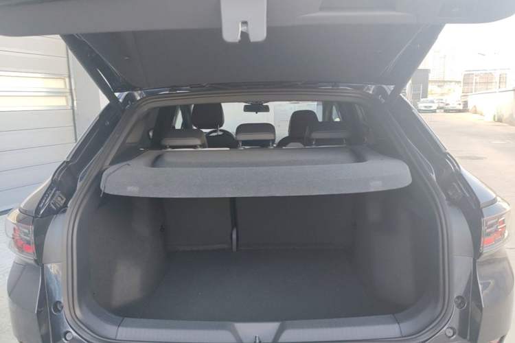Used Volkswagen ID.4 CROZZ 2024 Revised Version PURE+ Trunk