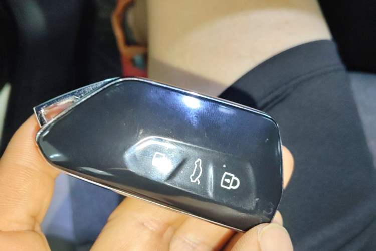 Used Volkswagen ID.4 CROZZ 2024 PURE+ model Vehicle Key