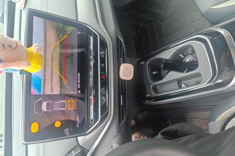 Used Volkswagen ID.4 CROZZ 2024 PURE+ model Audio And AC Panel