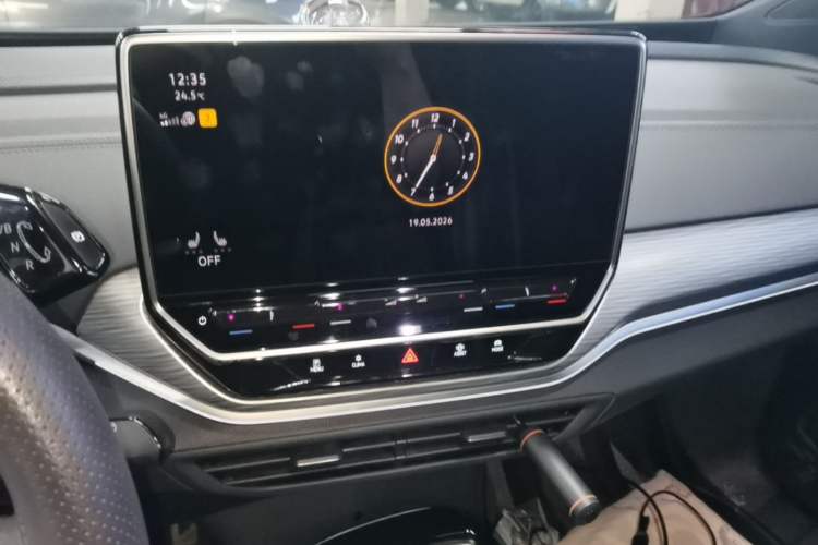Used Volkswagen ID.4 CROZZ 2024 Pure Edition Limited Edition Audio And AC Panel