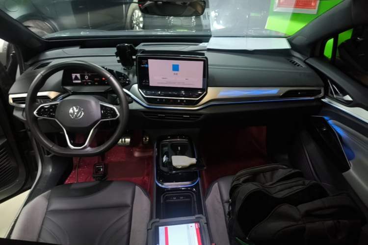 Used Volkswagen ID.4 CROZZ 2024 PRO Model Center Console