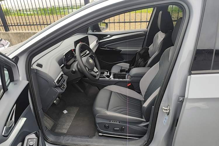 Used Volkswagen ID.4 CROZZ 2024 Facelifted PRO Driver Seat