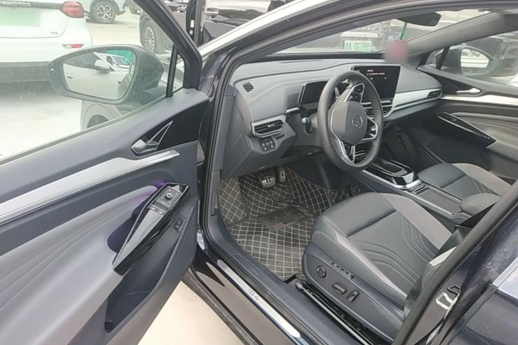 Used Volkswagen ID.4 CROZZ 2024 PRO Model Driver Seat