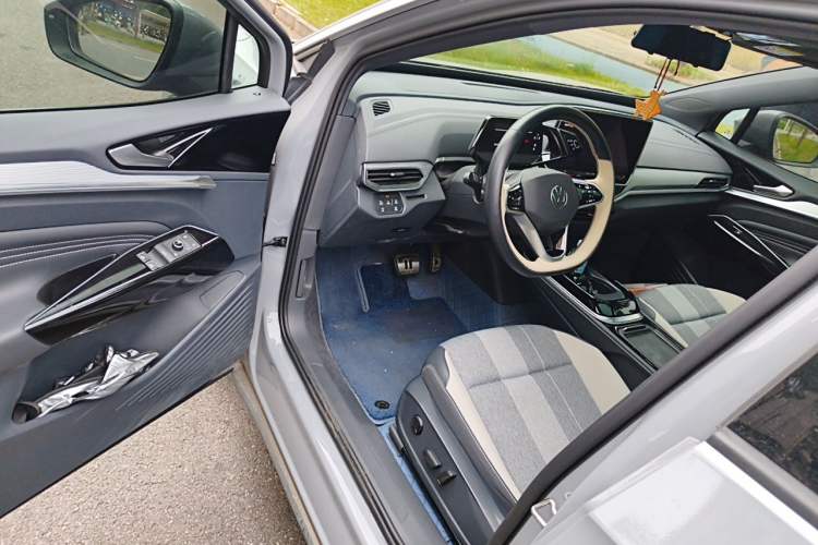 Used Volkswagen ID.4 CROZZ 2024 Pure Edition Limited Edition Driver Seat