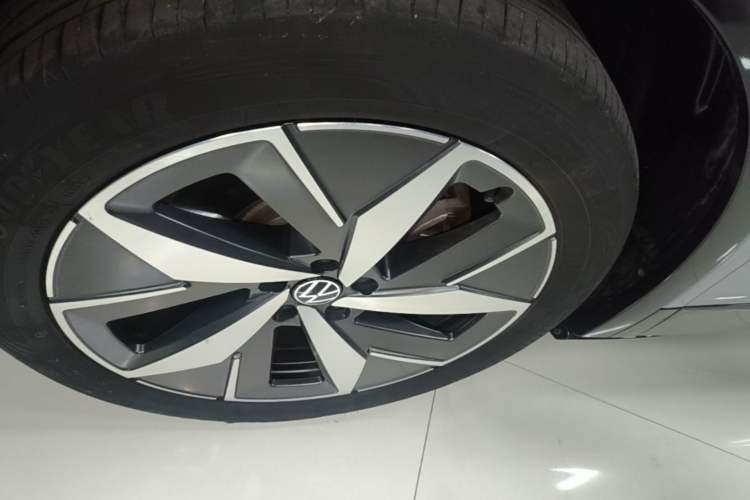 Used Volkswagen ID.4 CROZZ 2024 PRO Model Exterior 4