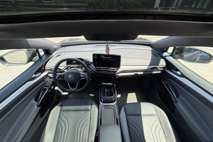 Used Volkswagen ID.4 CROZZ 2024 PRO Model Interior 10
