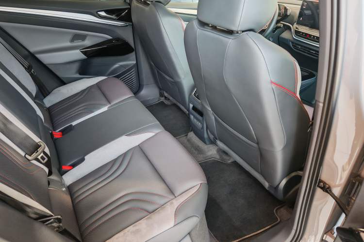 Used Volkswagen ID.4 CROZZ 2024 PRIME Interior 10