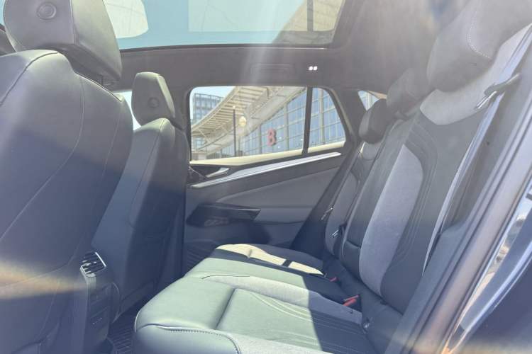 Used Volkswagen ID.4 CROZZ 2024 PRO Model Interior 2