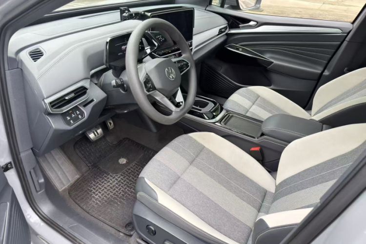 Used Volkswagen ID.4 CROZZ 2024 Pure Edition Limited Edition Interior 2