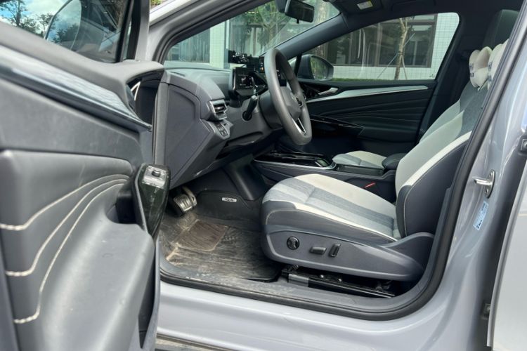 Used Volkswagen ID.4 CROZZ 2024 Pure Edition Limited Edition Interior 3
