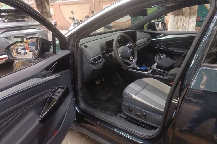 Used Volkswagen ID.4 CROZZ 2024 Pure Edition Limited Edition Interior 3