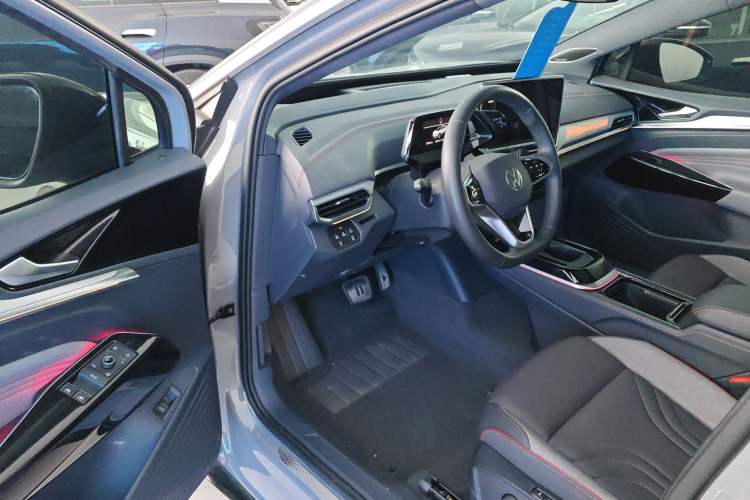 Used Volkswagen ID.4 CROZZ 2024 PRIME Interior 3