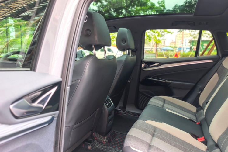 Used Volkswagen ID.4 CROZZ 2024 Pure Edition Limited Edition Interior 4