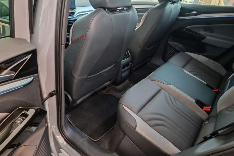 Used Volkswagen ID.4 CROZZ 2024 PRIME Interior 5
