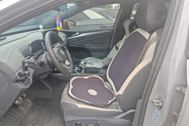 Used Volkswagen ID.4 CROZZ 2024 PURE+ model Left Front Seat