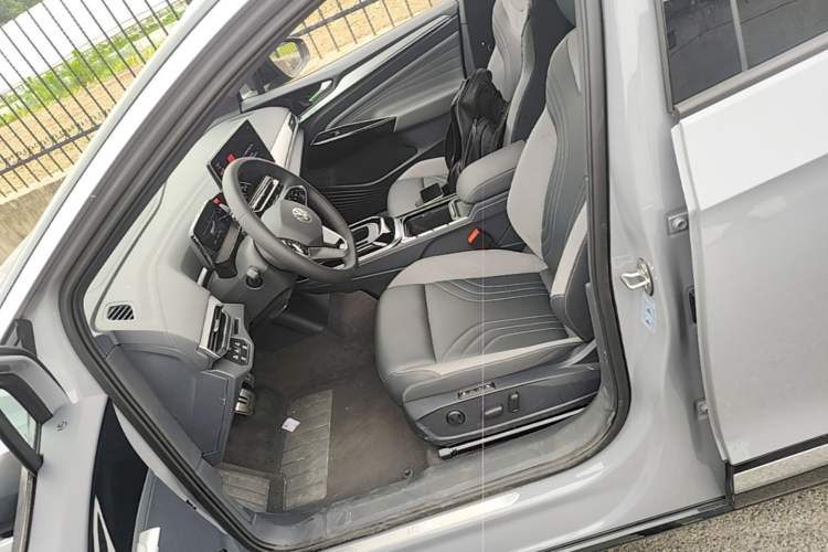 Used Volkswagen ID.4 CROZZ 2024 Facelifted PRO Left Front Seat