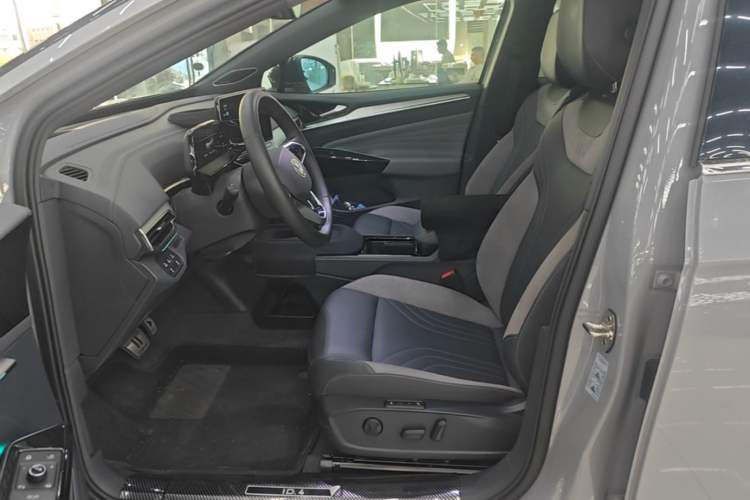Used Volkswagen ID.4 CROZZ 2024 PRO Model Left Front Seat