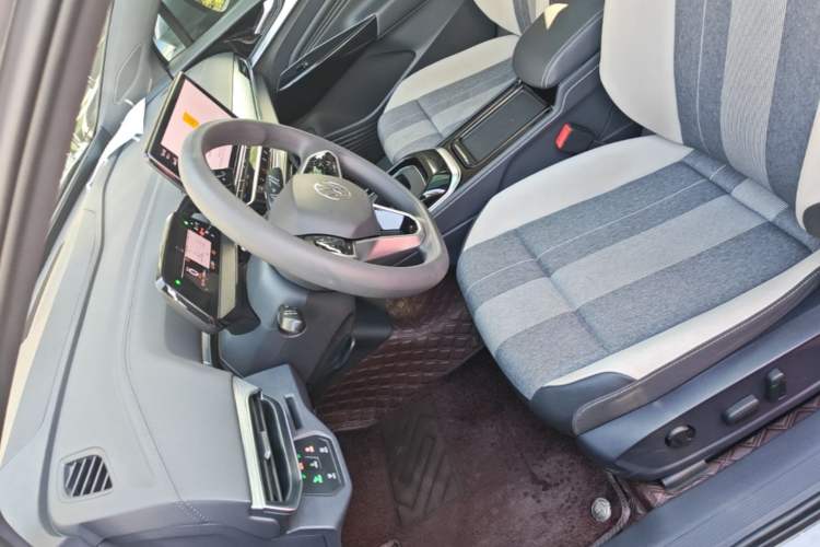 Used Volkswagen ID.4 CROZZ 2024 Pure Edition Limited Edition Left Front Seat