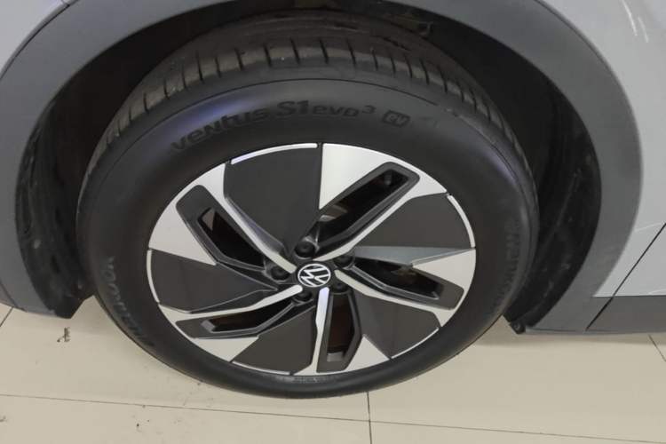 Used Volkswagen ID.4 CROZZ 2024 Pure Edition Limited Edition Left Front Wheel Hub