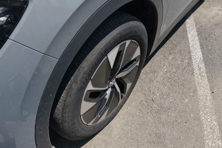 Used Volkswagen ID.4 CROZZ 2024 Pure Edition Limited Edition Left Front Wheel Hub