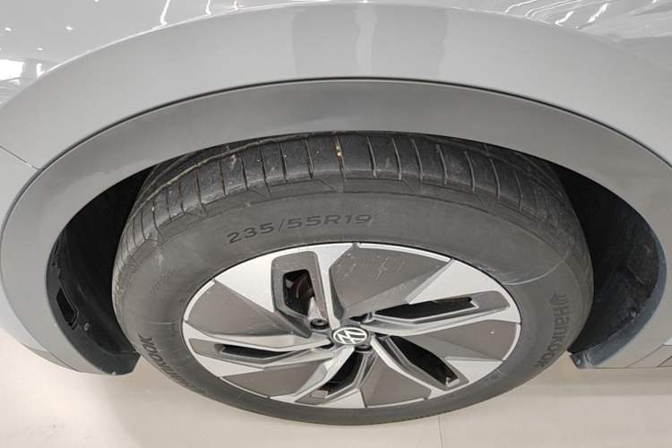 Used Volkswagen ID.4 CROZZ 2024 Pure Edition Limited Edition Left Front Wheel Hub