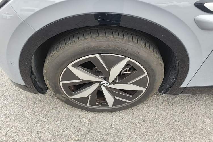 Used Volkswagen ID.4 CROZZ 2024 Facelifted PRO Left Front Wheel Hub